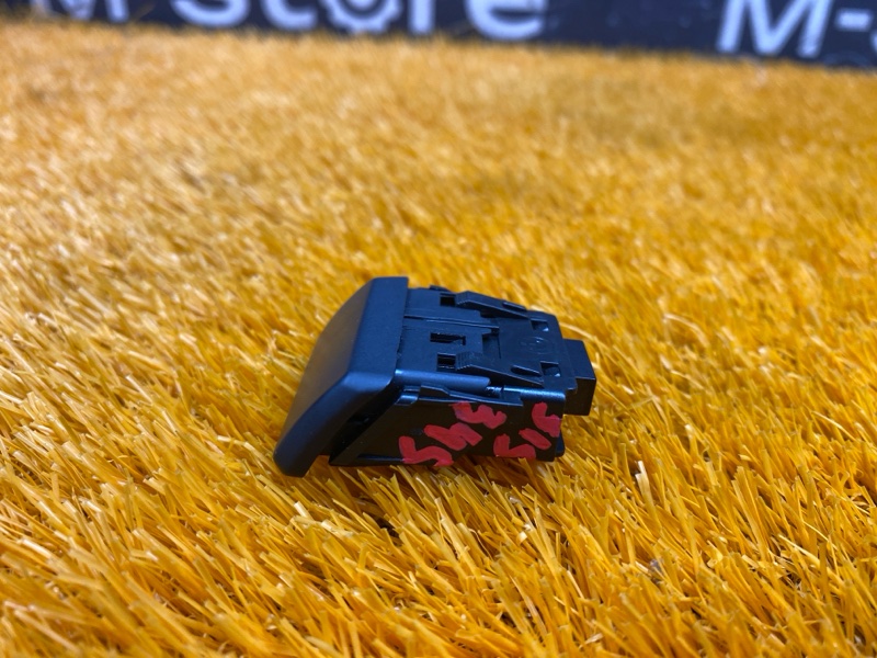 Кнопка открывания бардачка, 300 рублей, Красноярск