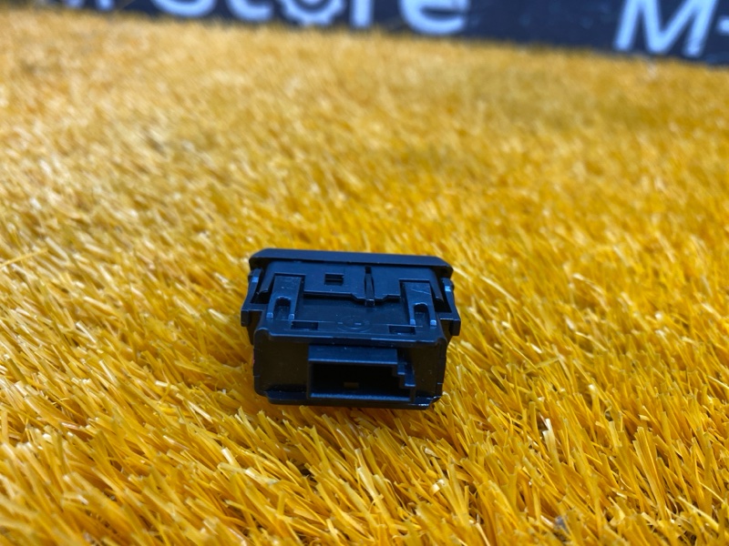 Кнопка открывания бардачка, 300 рублей, Красноярск