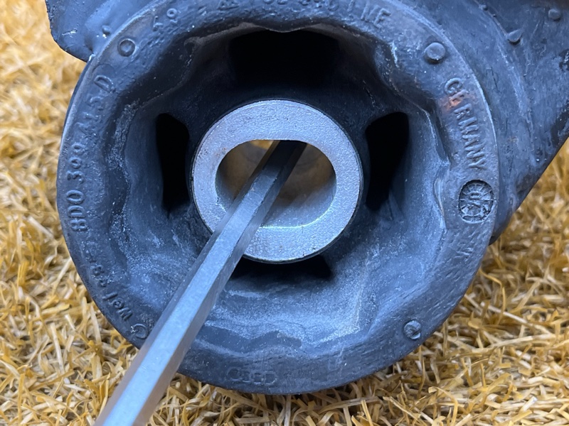 Балка поперечная (подрамник), 4000 рублей, Красноярск