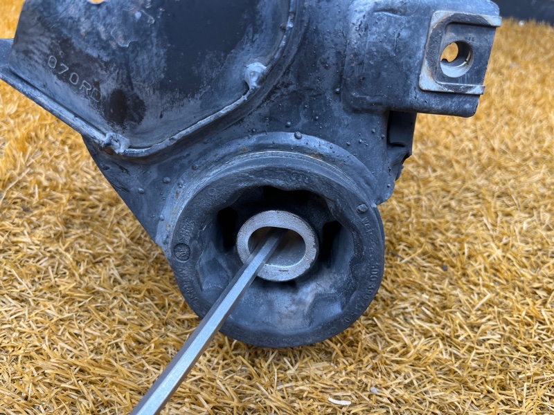 Балка поперечная (подрамник), 4000 рублей, Красноярск