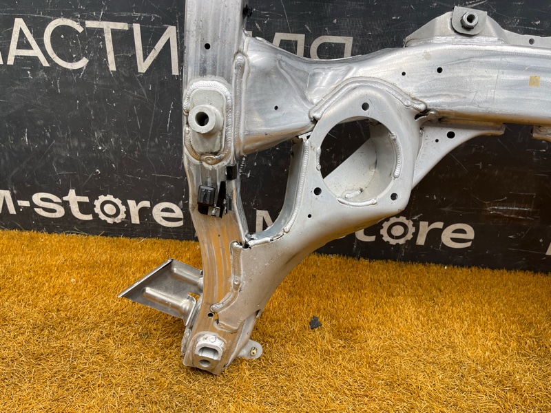 Балка поперечная (подрамник), 4000 рублей, Красноярск