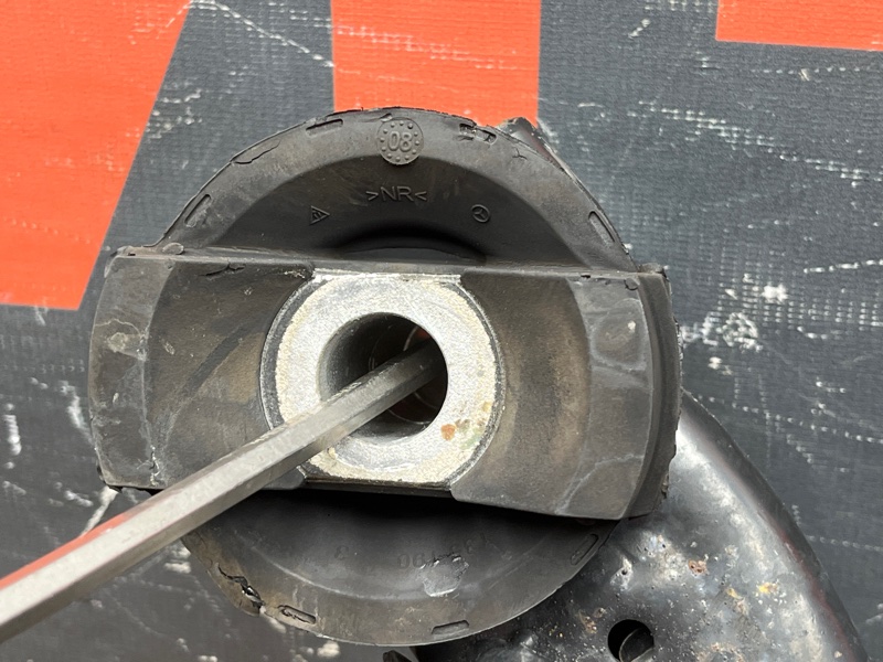 Балка поперечная (подрамник), 7500 рублей, Красноярск