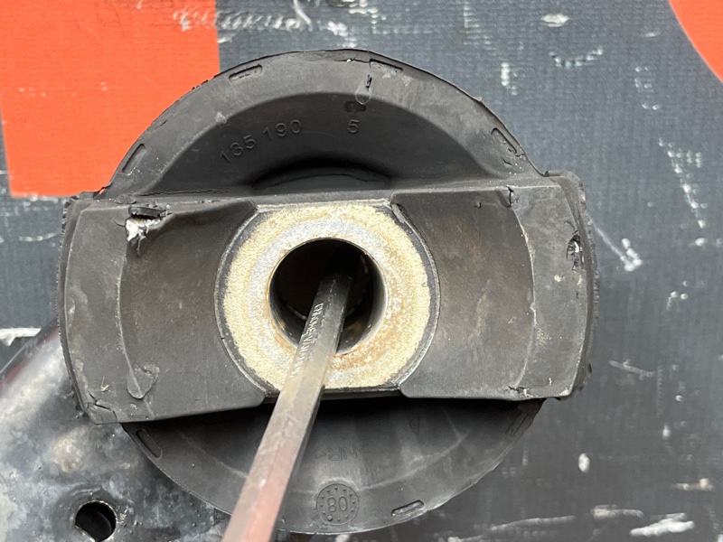 Балка поперечная (подрамник), 7500 рублей, Красноярск