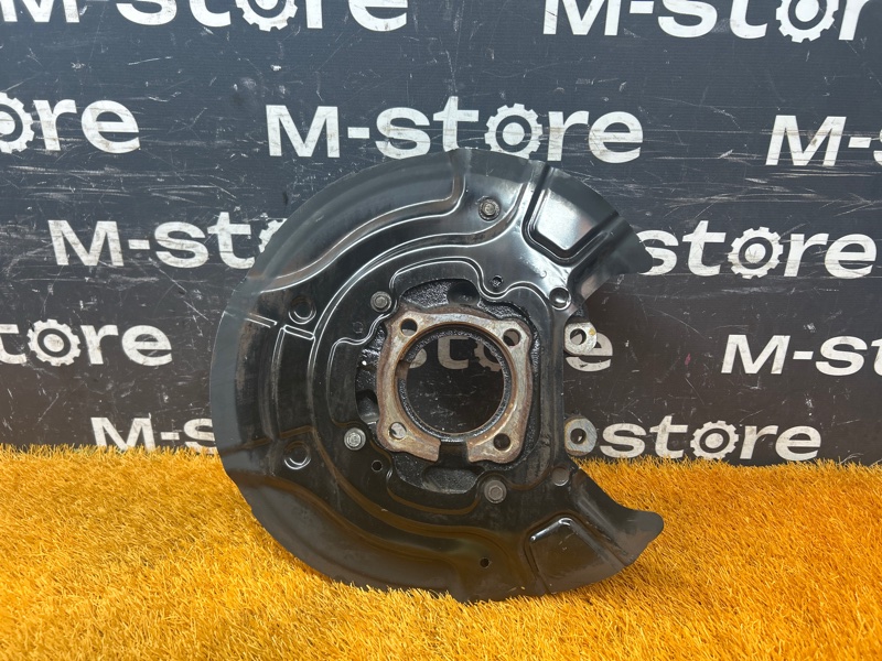 кулак поворотный, 2000 рублей, Красноярск