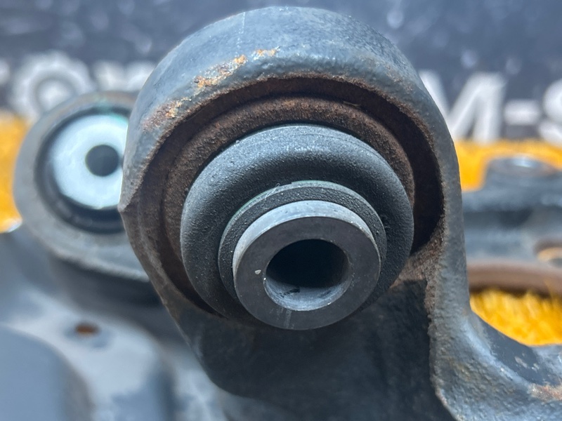 кулак поворотный, 2000 рублей, Красноярск