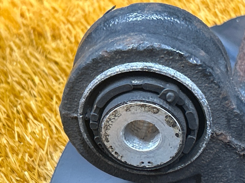 кулак поворотный, 2000 рублей, Красноярск