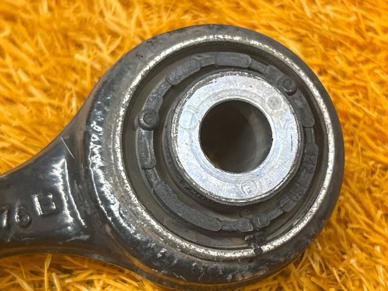 Рычаг подвески верхний, 1000 рублей, Красноярск