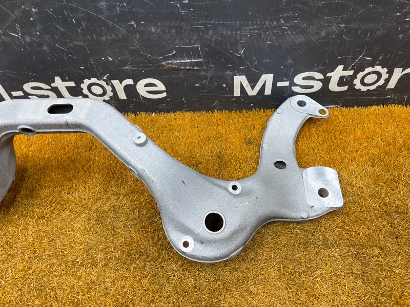 Балка поперечная (подрамник), 1000 рублей, Красноярск