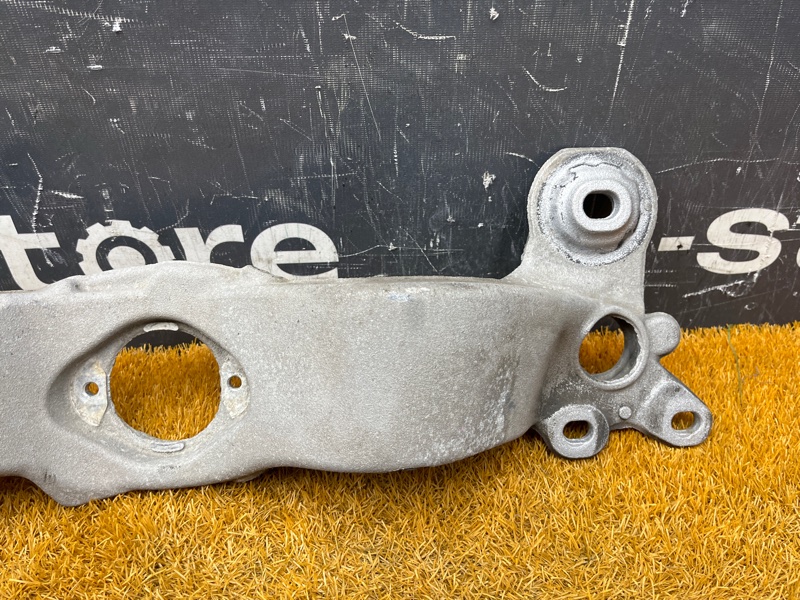 Кронштейн КПП, 2000 рублей, Красноярск