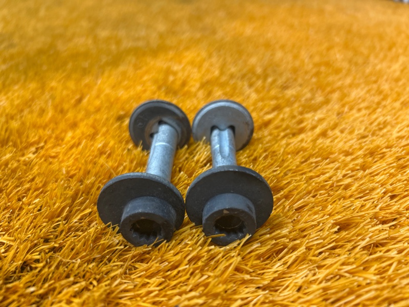 Болт развальный, 1000 рублей, Красноярск