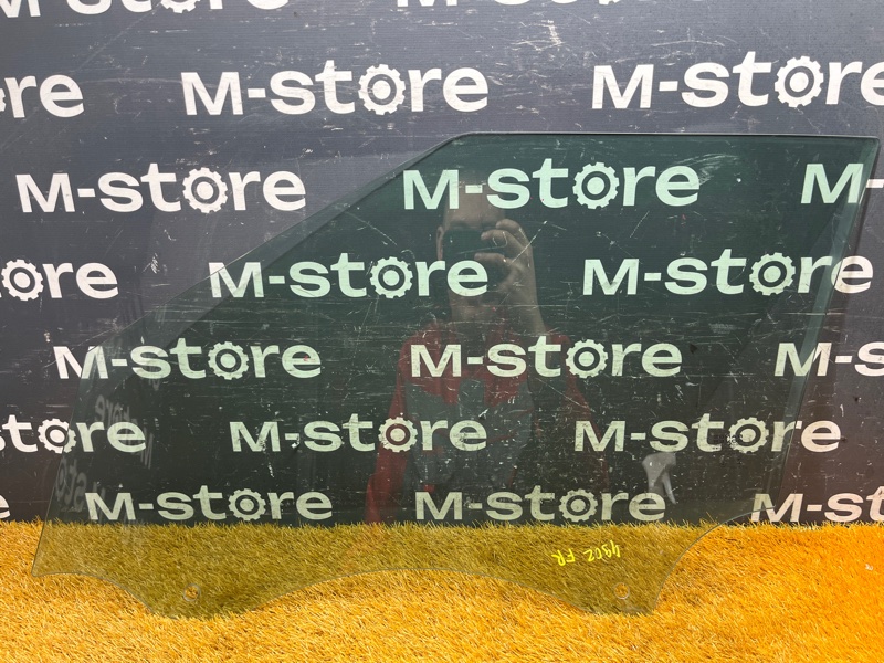 Стекло боковое, 3500 рублей, Красноярск