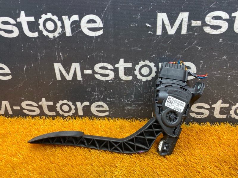 педаль газа, 2000 рублей, Красноярск