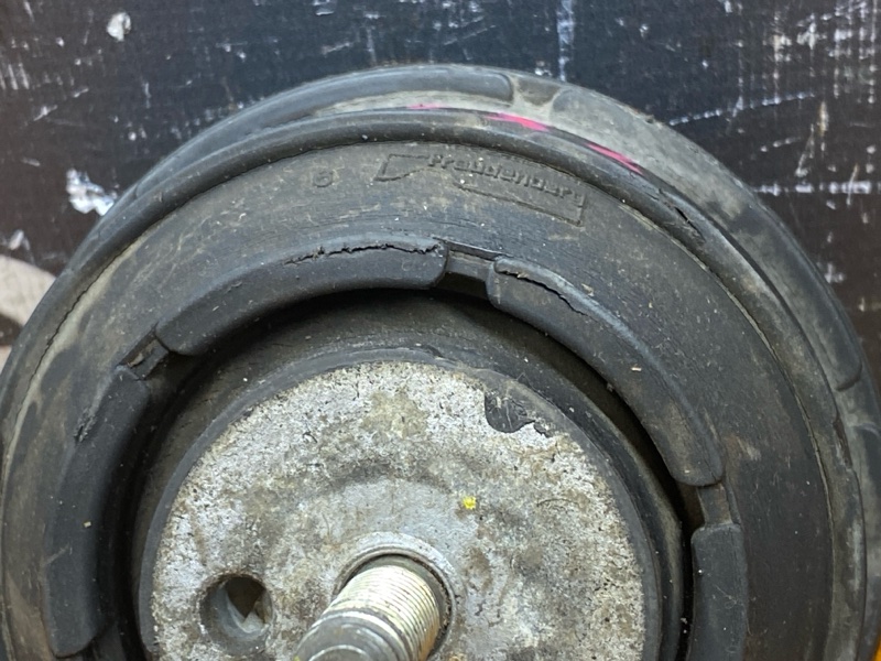 подушка двигателя, 1000 рублей, Красноярск