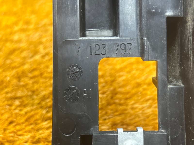 крепление бампера, 300 рублей, Красноярск