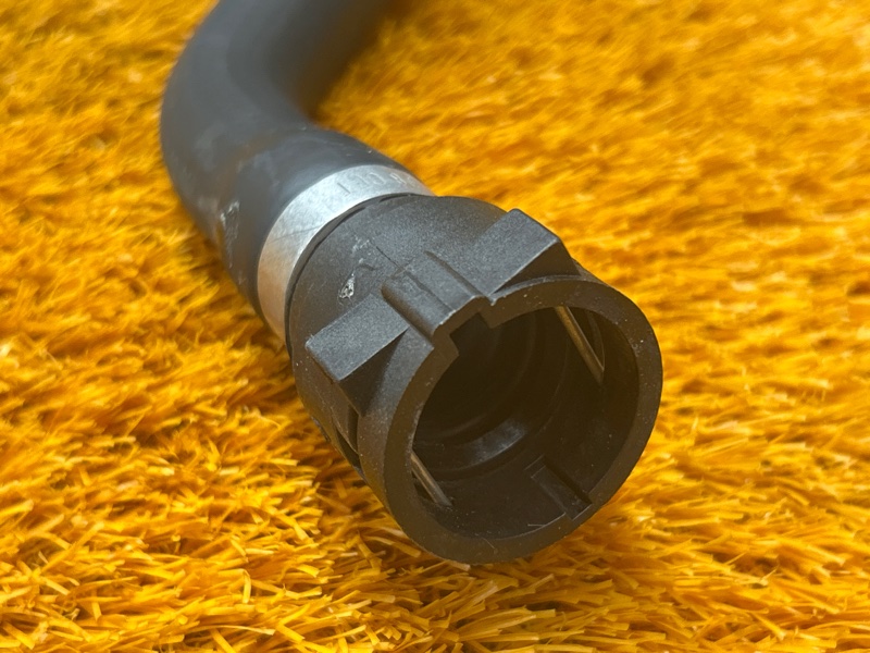 Патрубок системы охлаждения, 1200 рублей, Красноярск