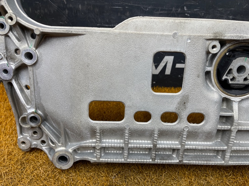 Балка поперечная (подрамник), 2500 рублей, Красноярск