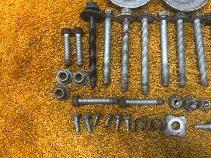 Болты и гайки задней подвески, 800 рублей, Красноярск