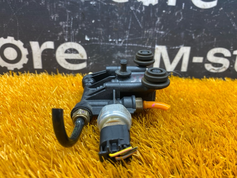 Блок клапанов пневмоподвески, 5000 рублей, Красноярск