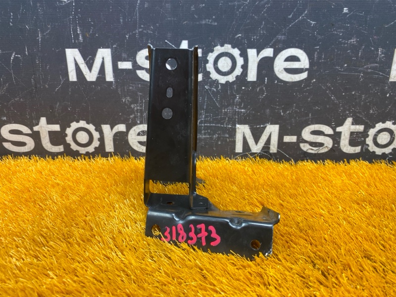 Кронштейн замка капота, 500 рублей, Красноярск