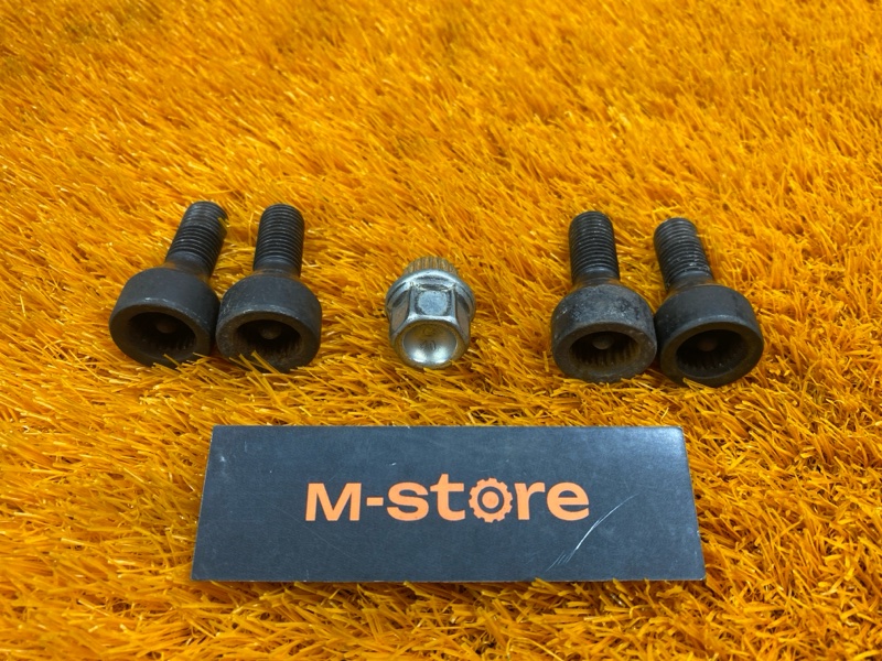 болт колесный(секретка), 2000 рублей, Красноярск