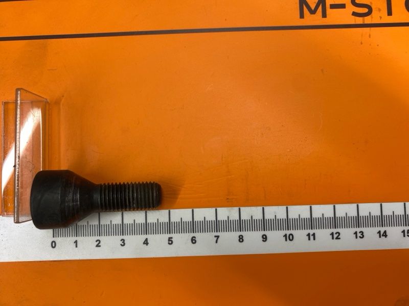 болт колесный(секретка), 2000 рублей, Красноярск