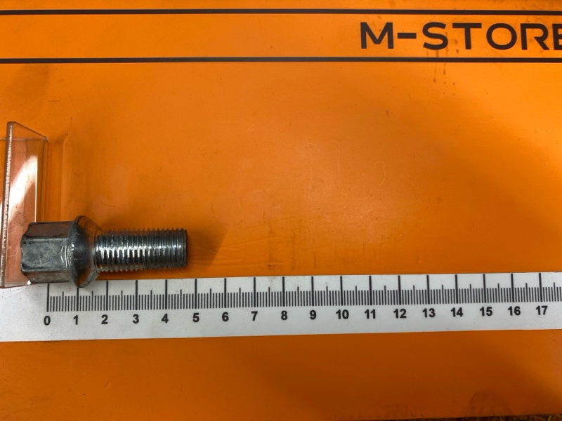 болт колесный, 2000 рублей, Красноярск