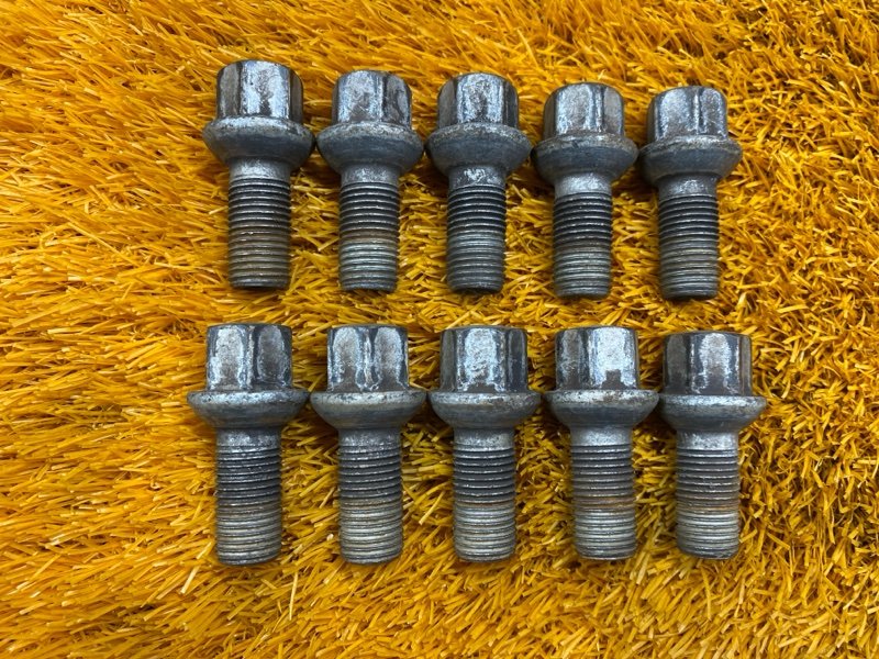 болт колесный, 2000 рублей, Красноярск