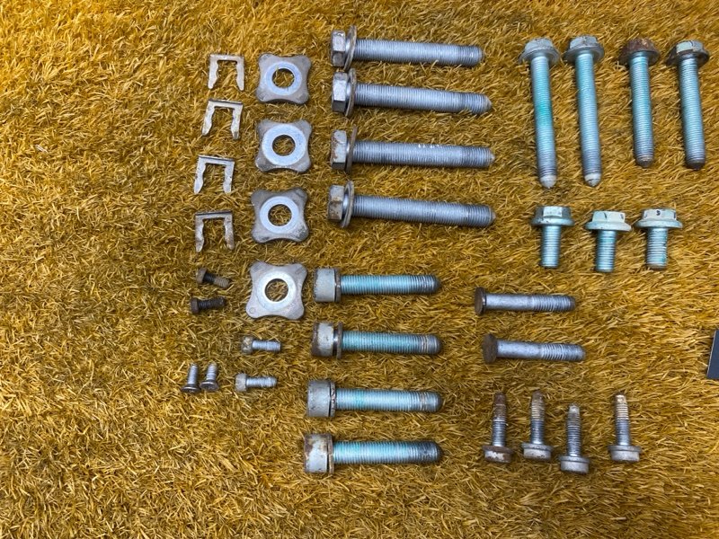Болты и гайки задней подвески, 1000 рублей, Красноярск