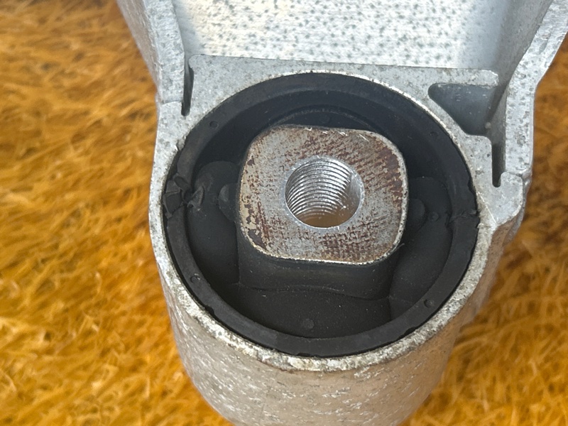 Балка поперечная (подрамник), 1500 рублей, Красноярск