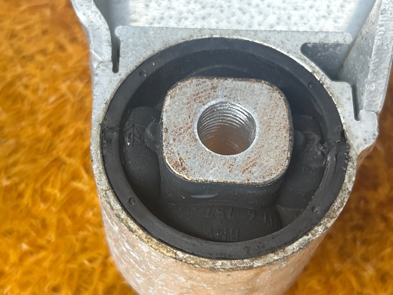 Балка поперечная (подрамник), 1500 рублей, Красноярск