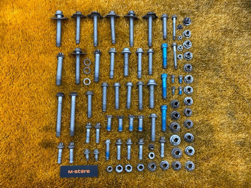 Болты и гайки задней подвески, 1000 рублей, Красноярск