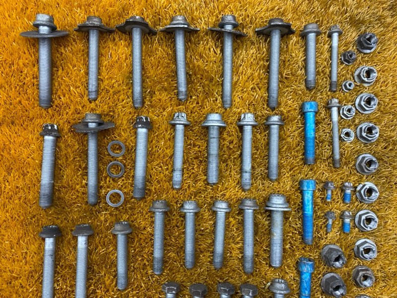 Болты и гайки задней подвески, 1000 рублей, Красноярск