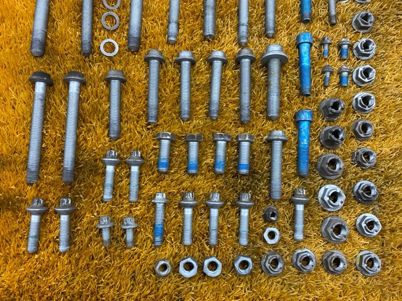 Болты и гайки задней подвески, 1000 рублей, Красноярск