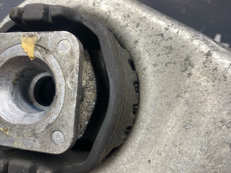 Балка поперечная (подрамник), 1800 рублей, Красноярск