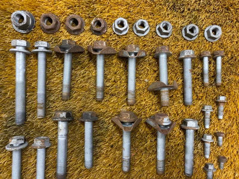Болты и гайки задней подвески, 900 рублей, Красноярск