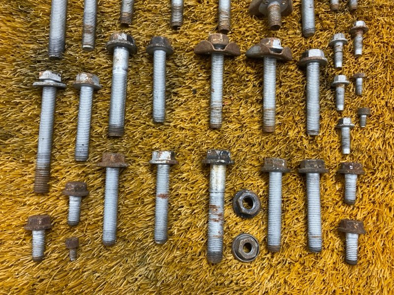 Болты и гайки задней подвески, 900 рублей, Красноярск