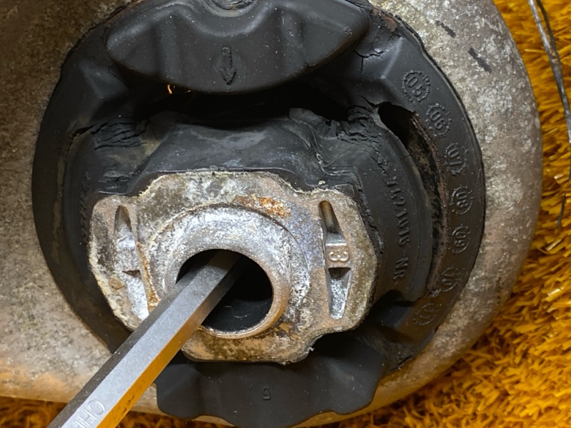 Балка поперечная (подрамник), 2000 рублей, Красноярск