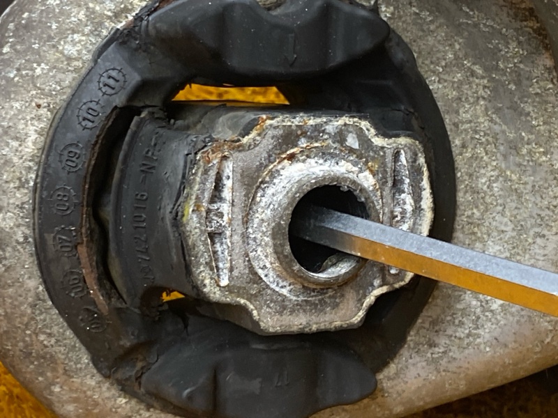 Балка поперечная (подрамник), 2000 рублей, Красноярск