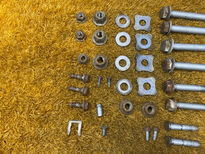 Болты и гайки задней подвески, 800 рублей, Красноярск