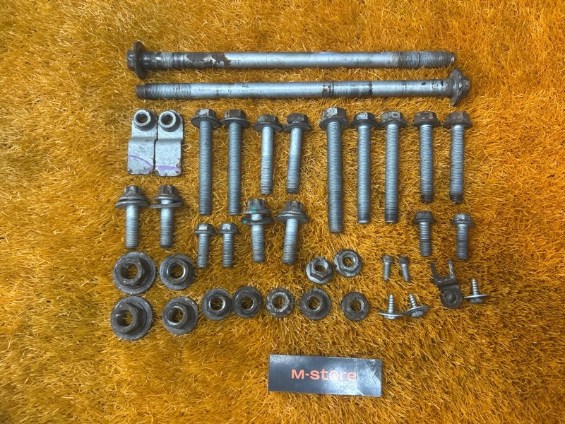 Болты и гайки задней подвески, 1000 рублей, Красноярск