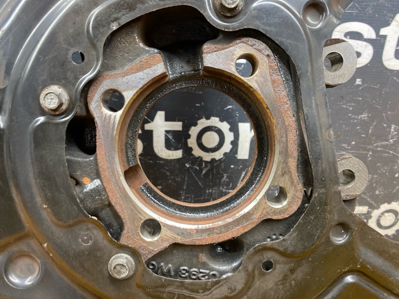 кулак поворотный, 2000 рублей, Красноярск