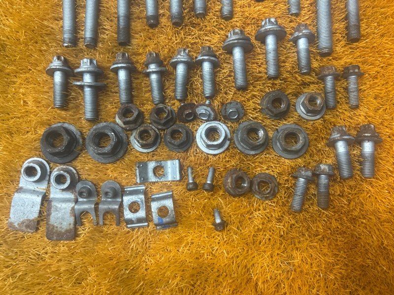 Болты и гайки задней подвески, 800 рублей, Красноярск