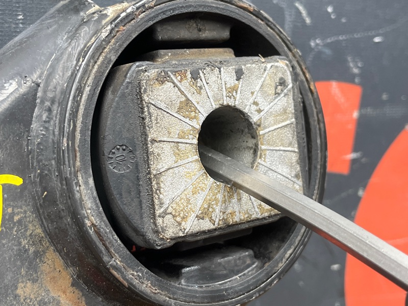 Балка поперечная (подрамник), 4000 рублей, Красноярск