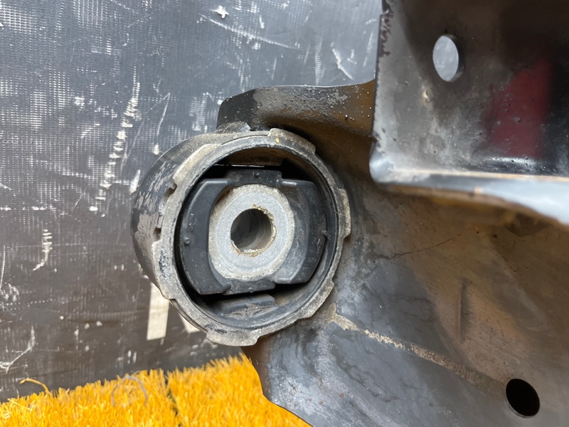 Балка поперечная (подрамник), 4000 рублей, Красноярск