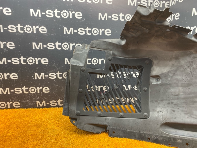 подкрылок, 8000 рублей, Красноярск