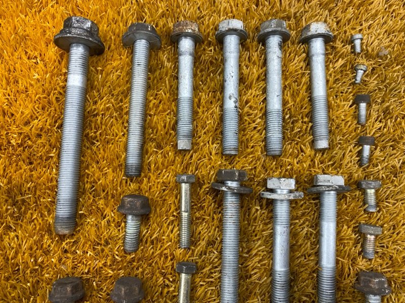 Болты и гайки задней подвески, 700 рублей, Красноярск