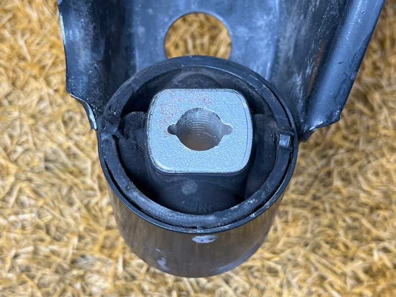 Балка поперечная (подрамник), 4500 рублей, Красноярск