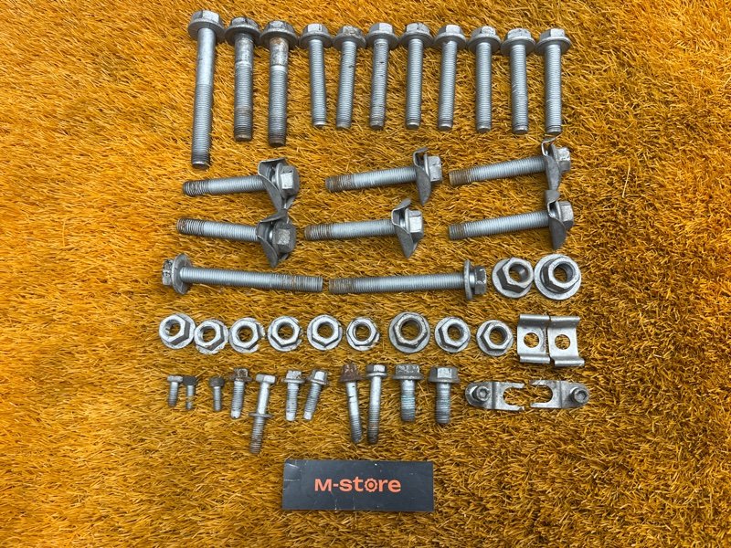 Болты и гайки задней подвески, 1000 рублей, Красноярск