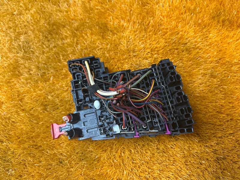 блок предохранителей, 2000 рублей, Красноярск