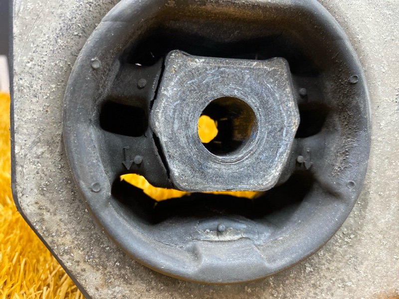 Балка поперечная (подрамник), 1200 рублей, Красноярск